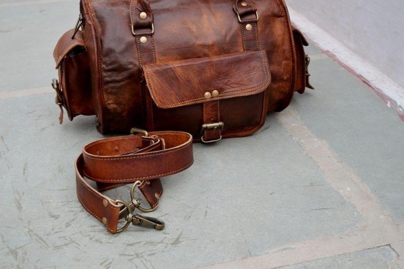 durable strap in 100% full grain leather duffle bag